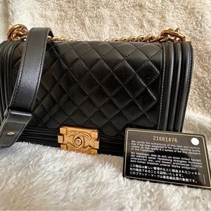 Chanel Boy Bag Medium Black - AUTHENTIC